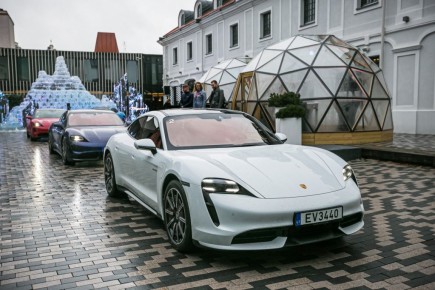 9-Porsche Taycan Vilniuje